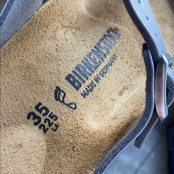 Birkenstock Gizeh BS Silver Sandals - Picture 5 of 8